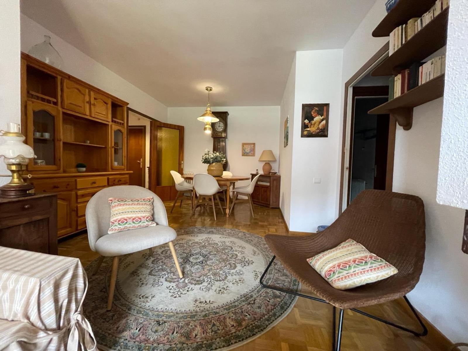 Apartamento Capelot ฮากา ภายนอก รูปภาพ